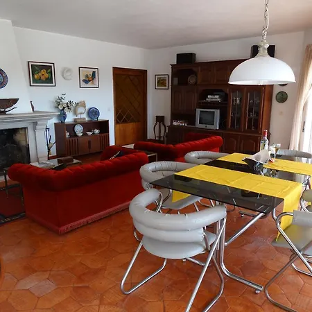 Holiday home Meia Praia Beach House *